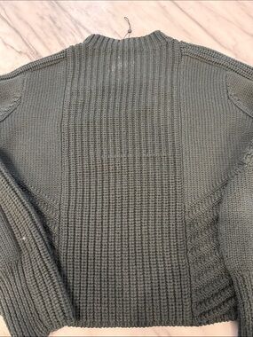 AETHER Women's Forest Green Sweater Size Small Like New